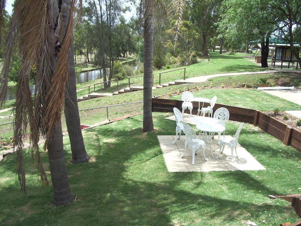 Park House Motor Inn Oakey Экстерьер фото