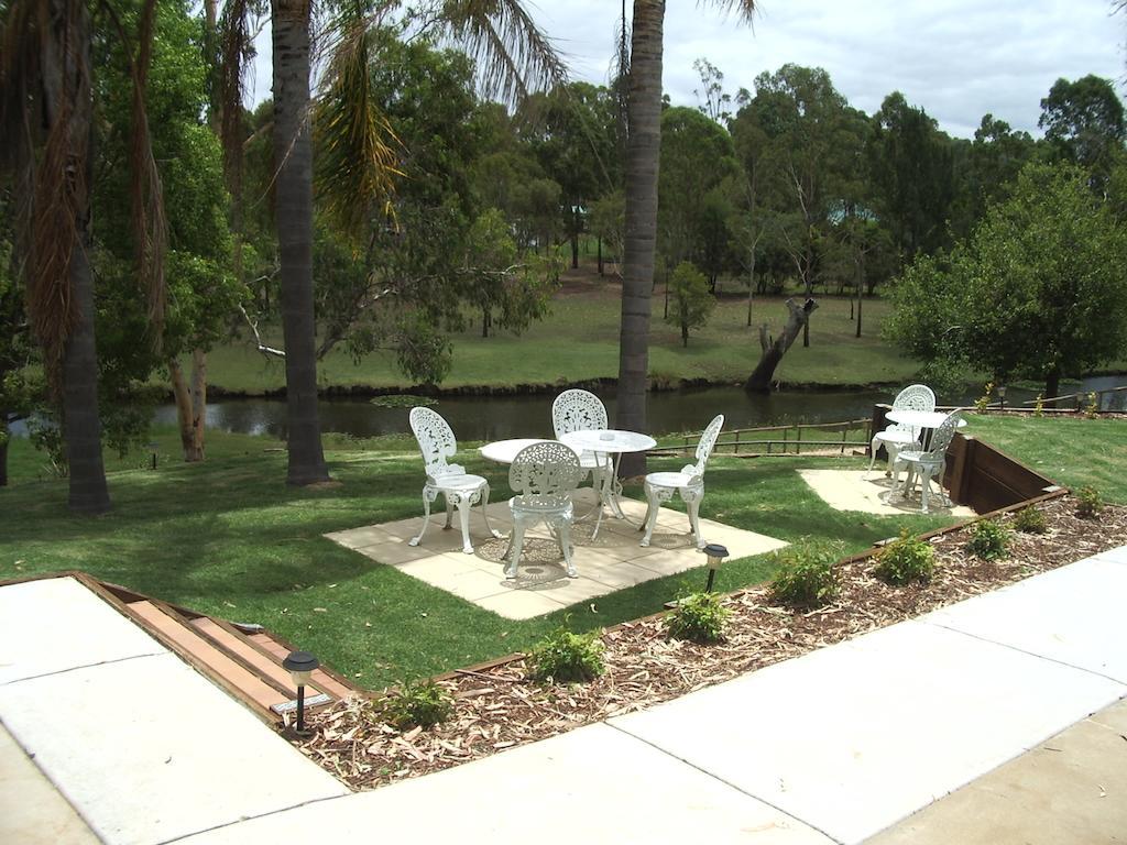 Park House Motor Inn Oakey Экстерьер фото