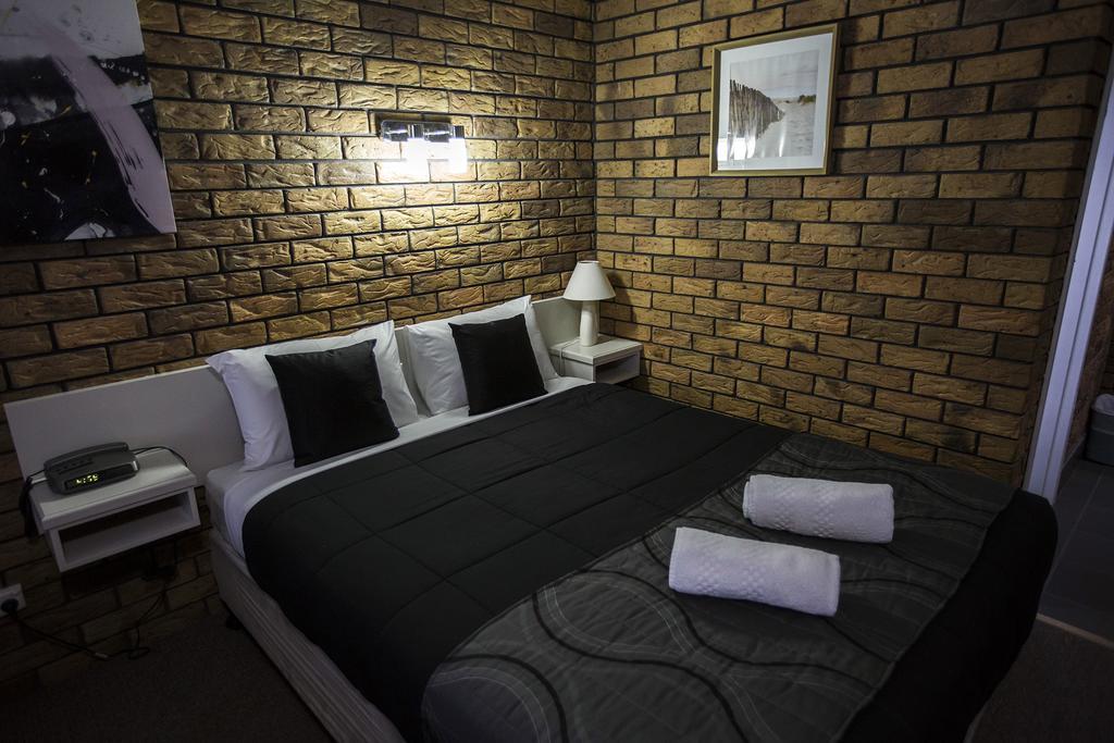 Park House Motor Inn Oakey Экстерьер фото