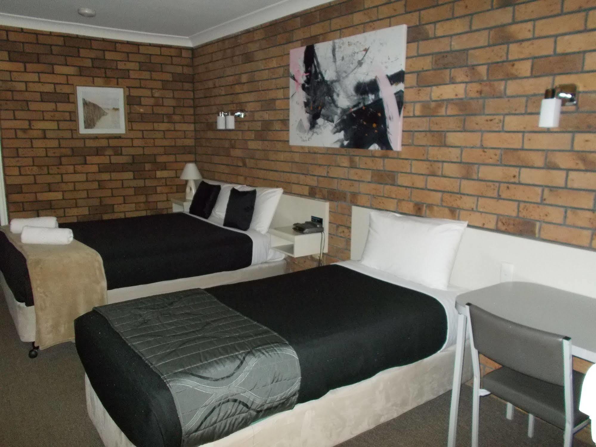 Park House Motor Inn Oakey Экстерьер фото