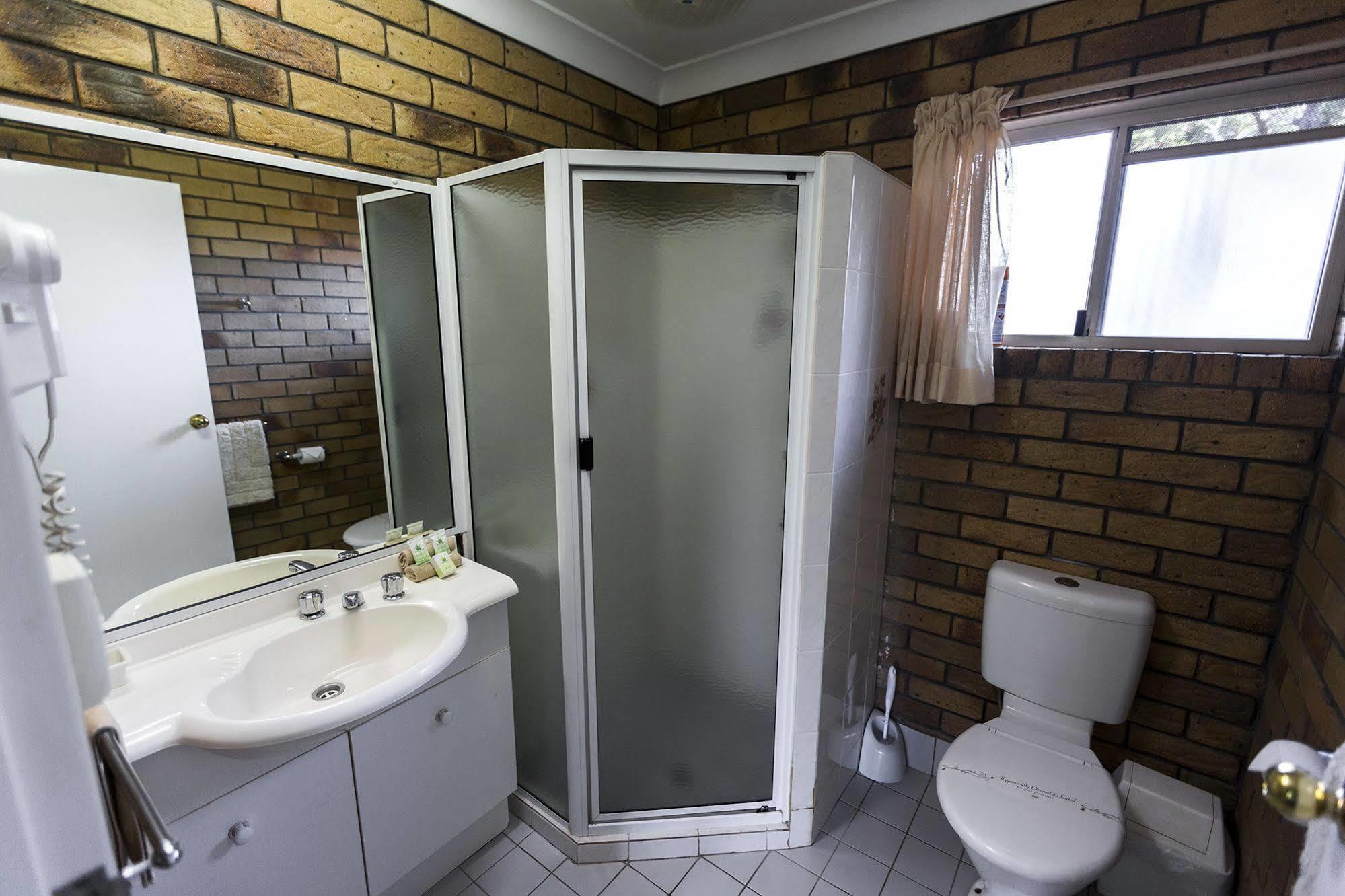Park House Motor Inn Oakey Экстерьер фото